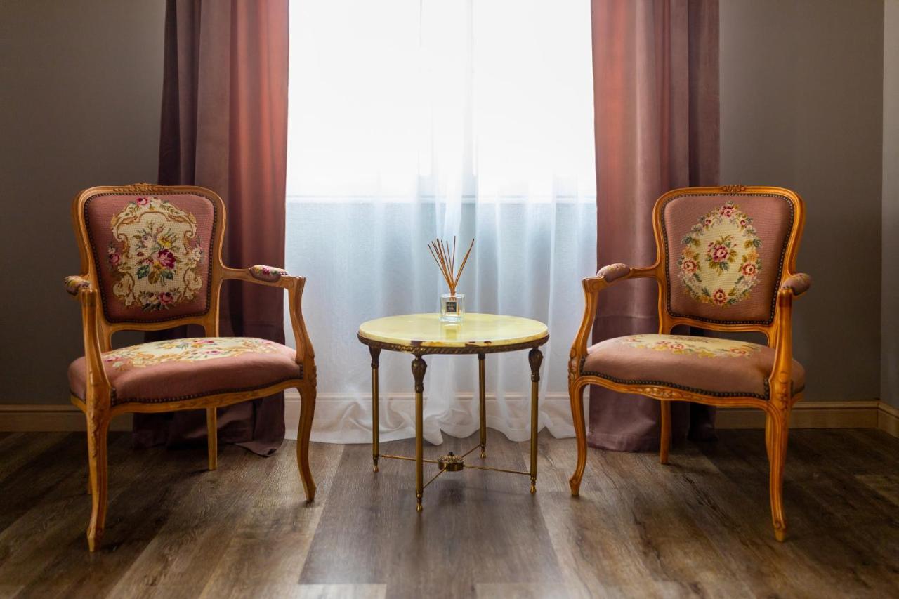 The Corner House Apartman Vajdahunyad Kültér fotó