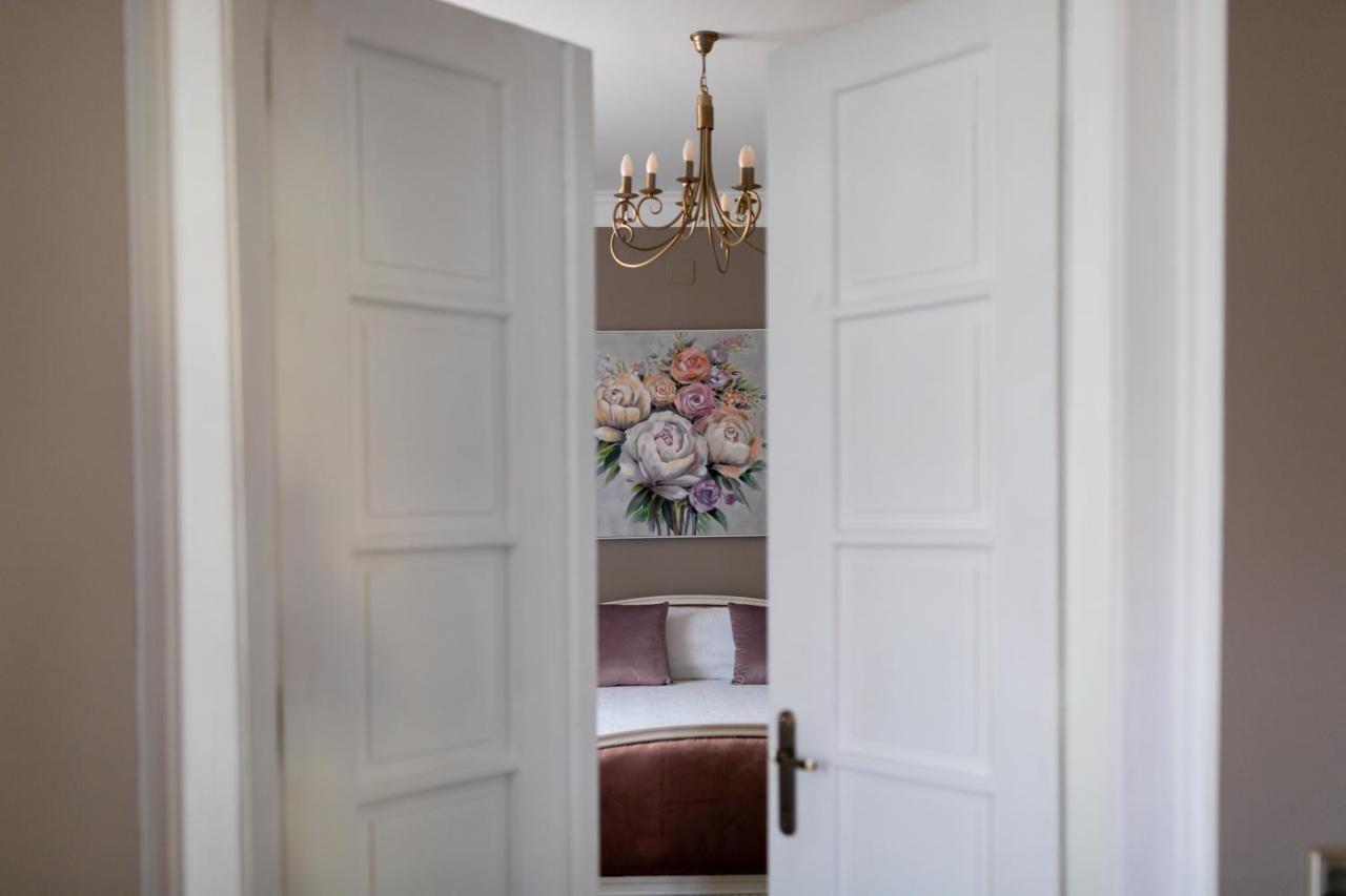The Corner House Apartman Vajdahunyad Kültér fotó